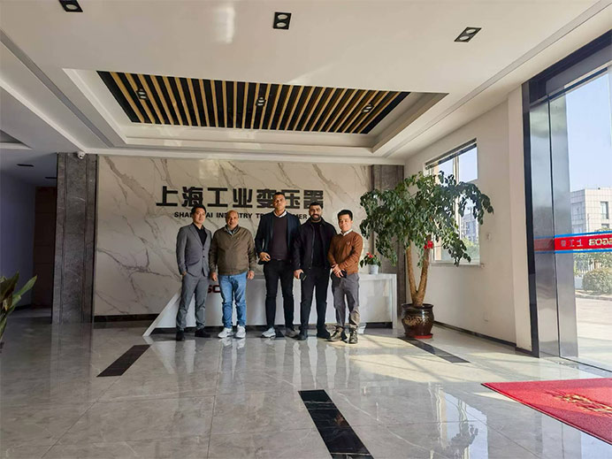 Hjertelig og hjertelig velkommen egyptiske kunder til fysisk at besøge vores værksted!